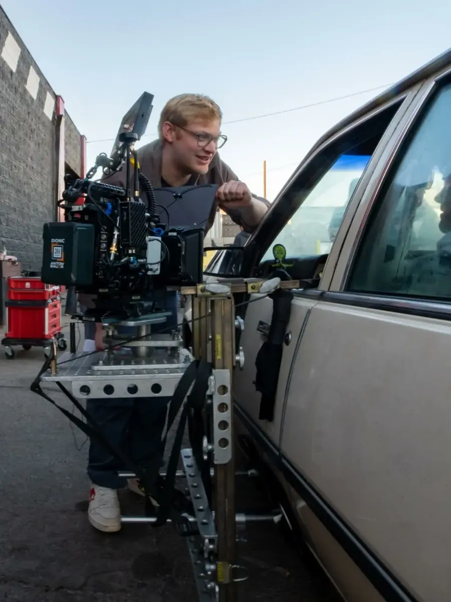 〈Obsession〉 director Curry Barker on set (Source=Filmfare)