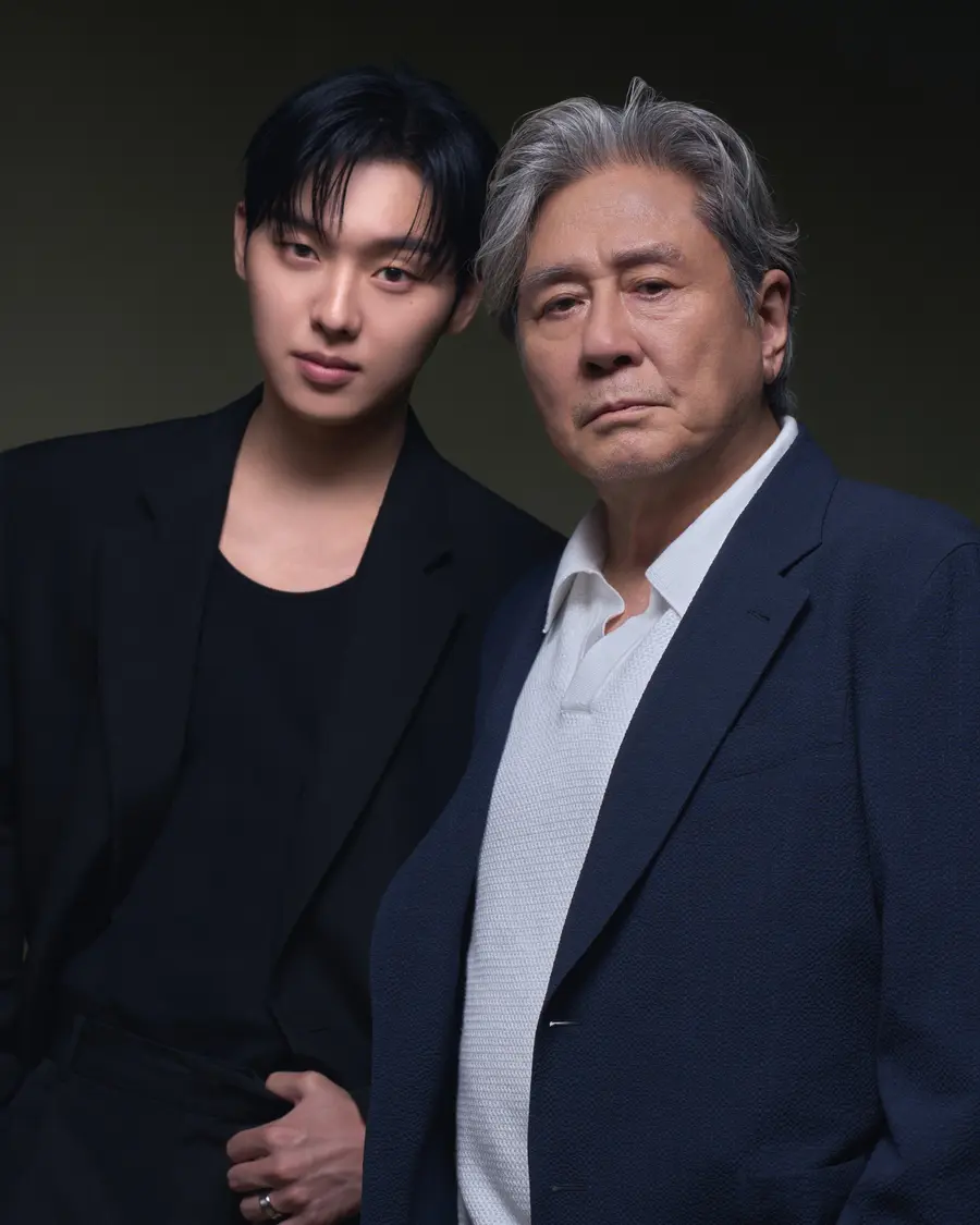 (từ trái sang) Choi Hyun-wook, Choi Min-sik (Ảnh: Netflix)