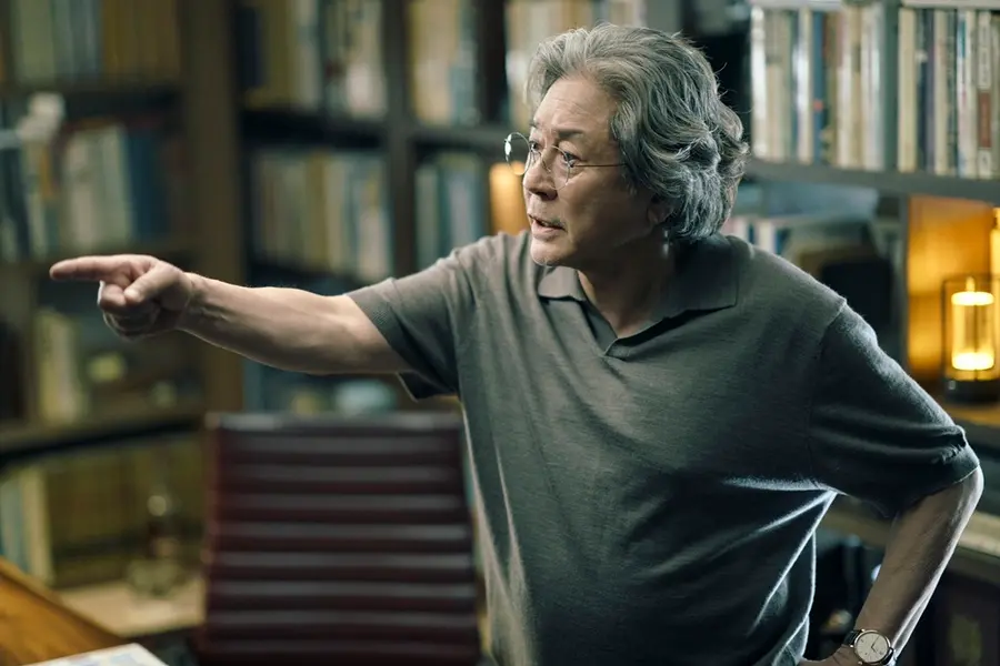 Nam diễn viên Choi Min-sik [do Netflix cung cấp. Cấm tái bản và cấm sử dụng cho cơ sở dữ liệu]