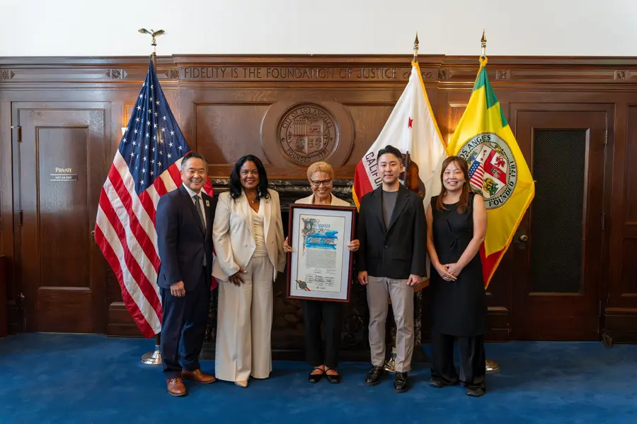 Ceremonia de proclamación de la «BTS Week» de BTS en Los Ángeles [Cedido por BIGHIT MUSIC. Prohibida su reventa y el uso en bases de datos]