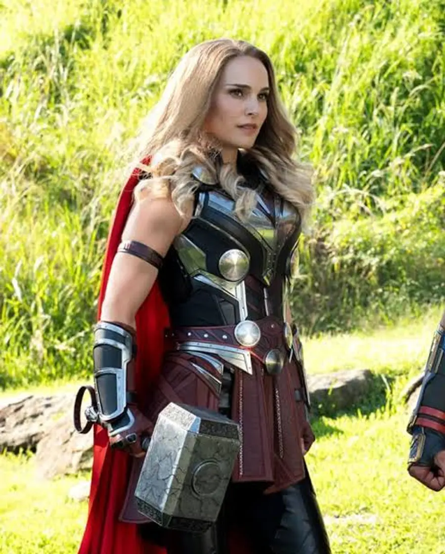 〈Thor: Tình Yêu và Sấm Sét〉 với Natalie Portman