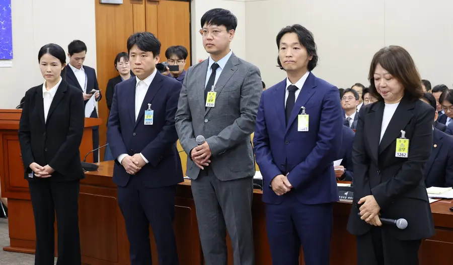 国会の科学技術情報放送通信委員会による国政監査、プラットフォームの情報流出を集中追及 左からTVINGのチェ・ジュヒ代表、ウアハンブラザーズのキム・ジョンフンCISO、Toss Paymentsのイム・ハヌクCEO、Gangnam Unniのホン・スンイルCEO、DUOのパク・スギョン代表取締役。2026.10.6