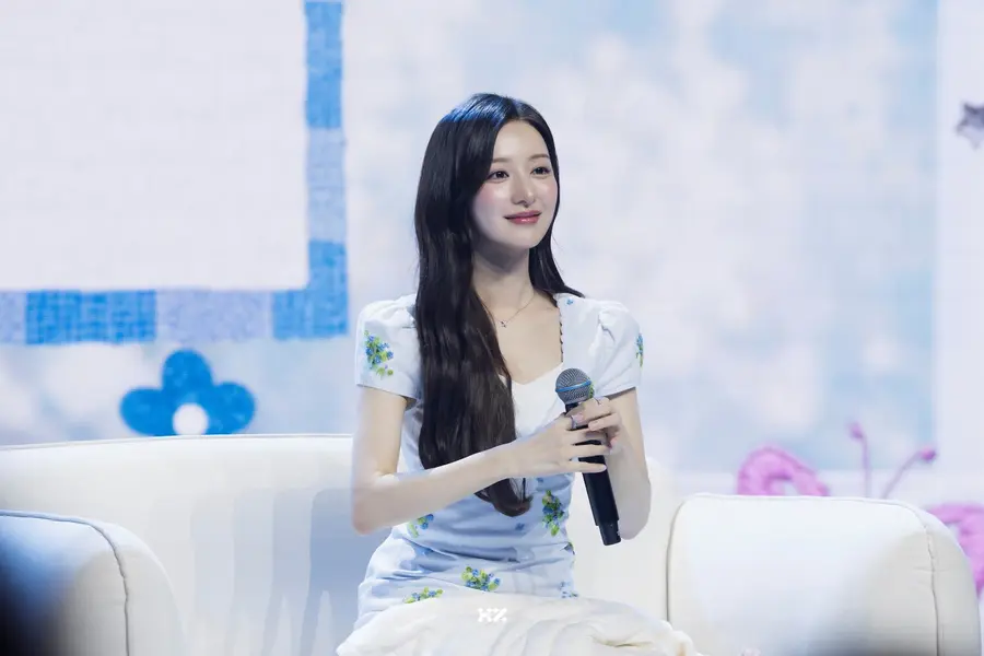 Kim Ji-won at her fan meeting (Photo courtesy of HighZium Studio)