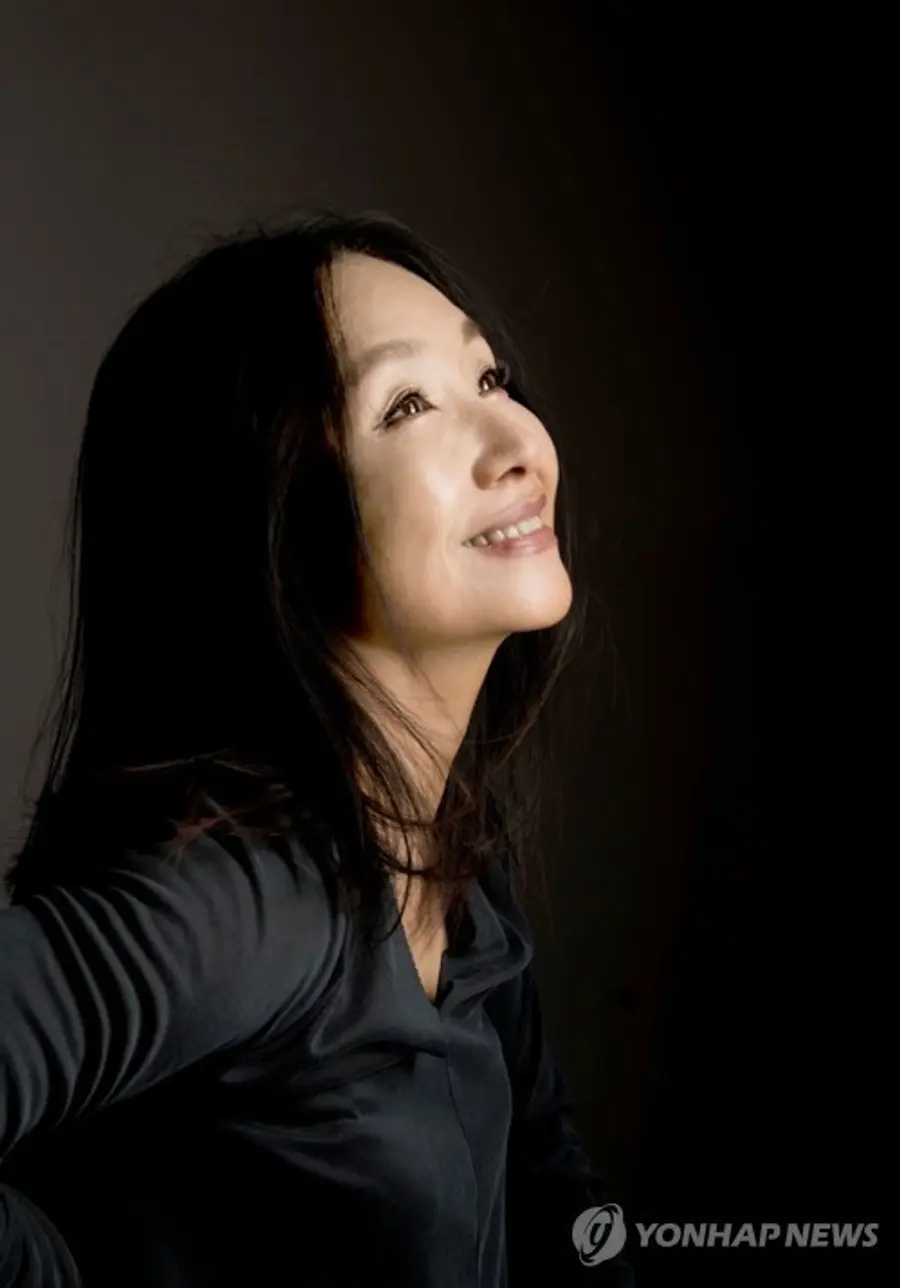 Han Young-ae [cedido por Namu Music. Prohibida su reventa y uso en bases de datos]